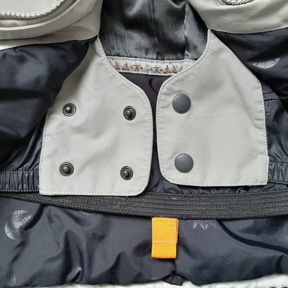 Burton Women's Snowboarding Jacket - Picture 10 of 16